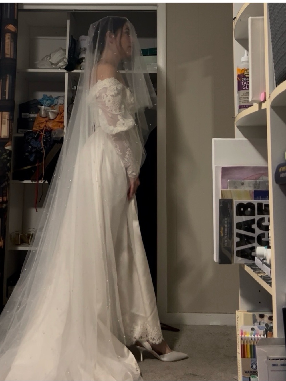 House of Bianchi Vintage Ivory Lace Bridal Gown, Rare - Picture 10 of 15